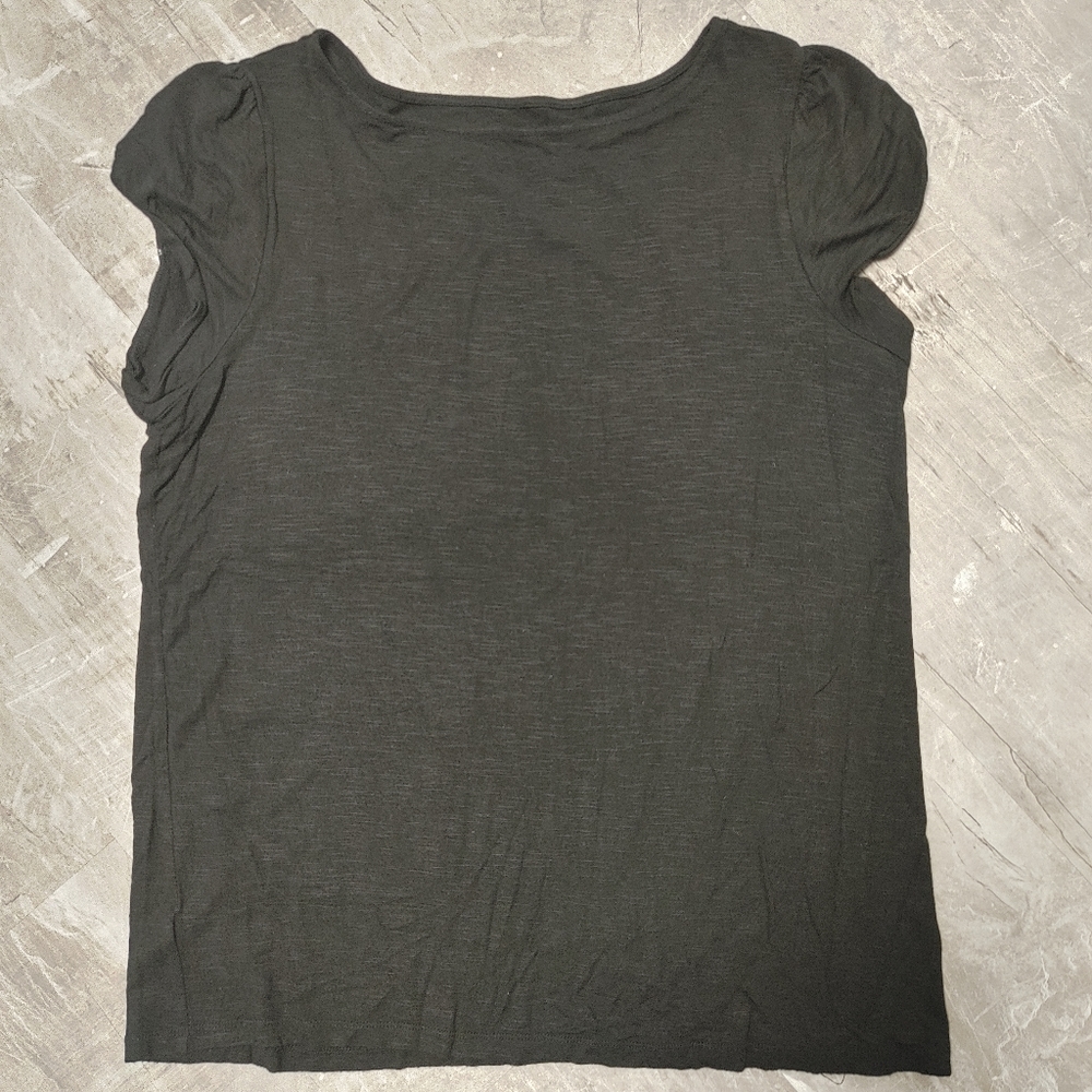 Black cap sleeve LOFT top.